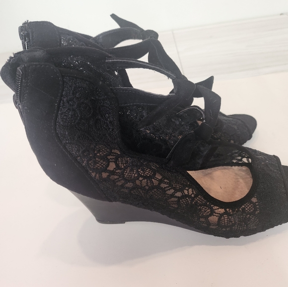 Lace wedge shoes - Picture 3 of 4